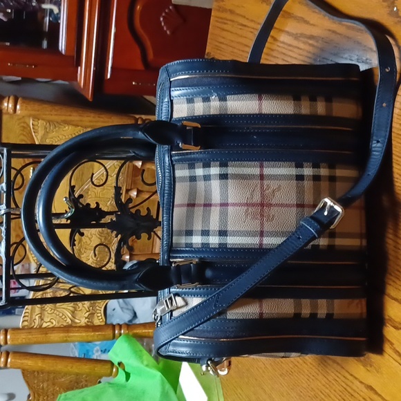 Authentic Burberry Bag - Picture 2 of 14